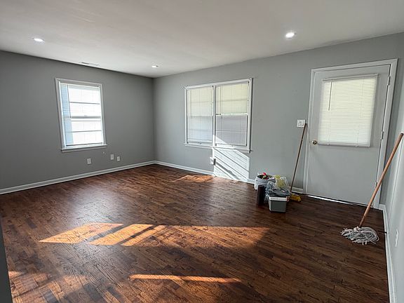 5th image of 837 W Madison St #2