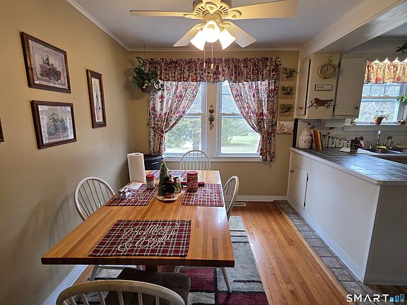 3rd image of 22 Pond Road