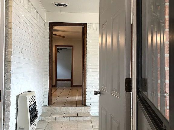 Sunroom entry from carport