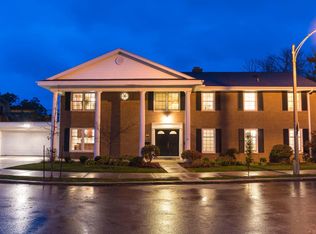 3060 E Newport Ct #3060, Milwaukee, WI 53211