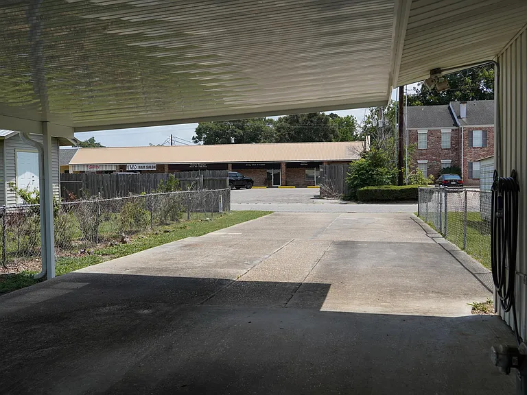 440 Normandy Rd — Photo 17
