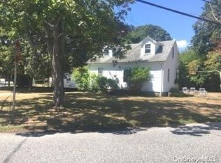 277 Dogwood Rd W, Mastic Beach, NY 11951