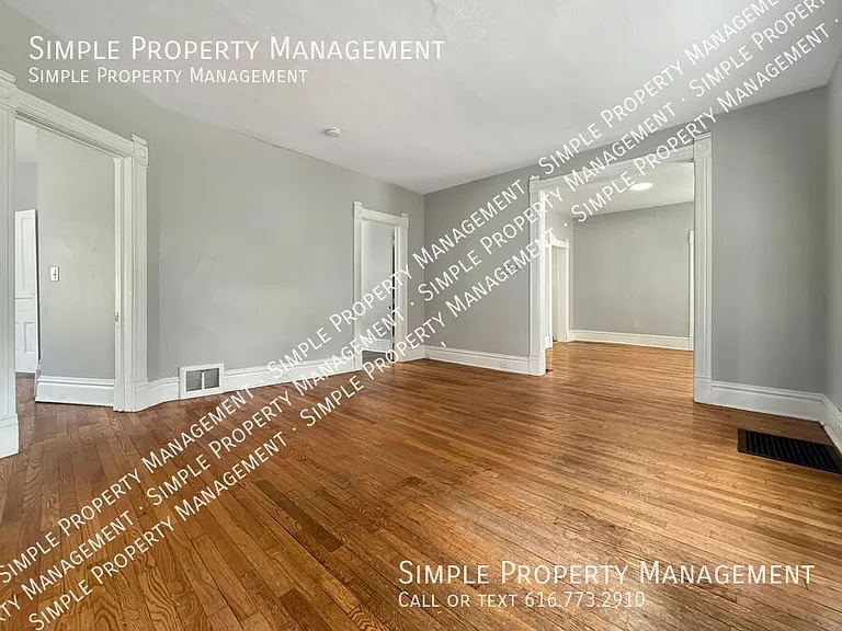 52 Union Ave NE #1 — Photo 4