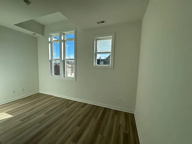 909 Baltic Ave #1 — Photo 7