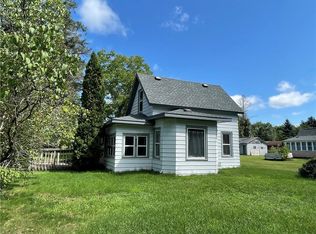 422 W Maple Ct, Spooner, WI 54801