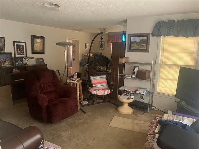 1st image of 3251 W Fuller Ave