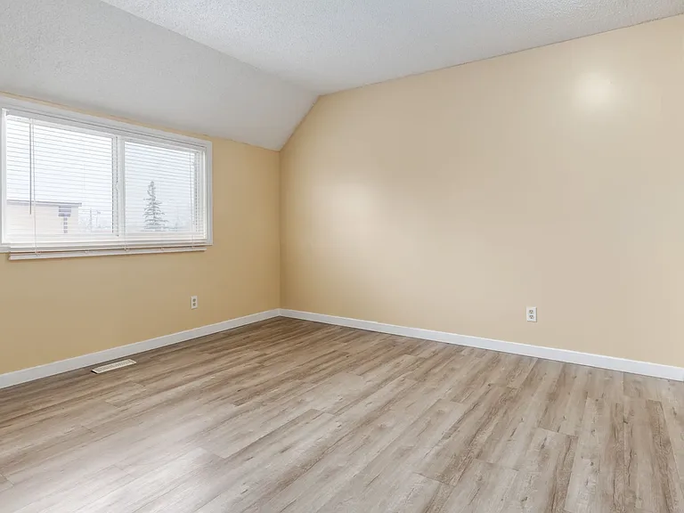 550 Rundlehorn Cir NE — Photo 36