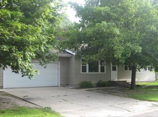 100 Central Ave, Lester Prairie, MN 55354