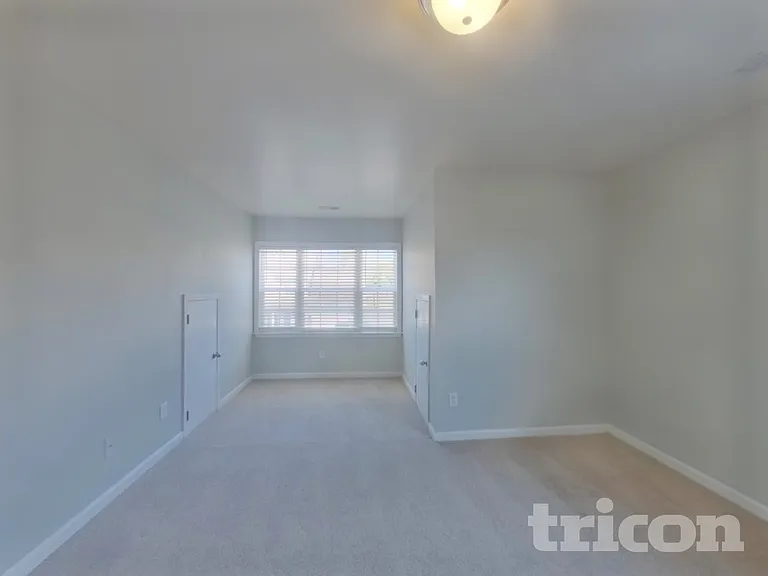 527 W Saddletree Dr — Photo 14