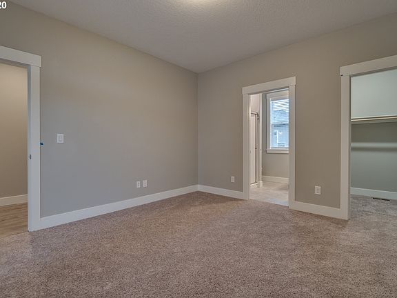 3rd image of 1401 NW 117th Cir