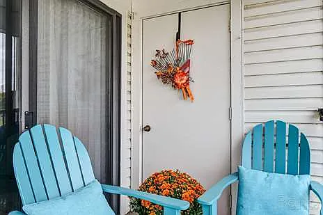 Hickory Knoll — Photo 13