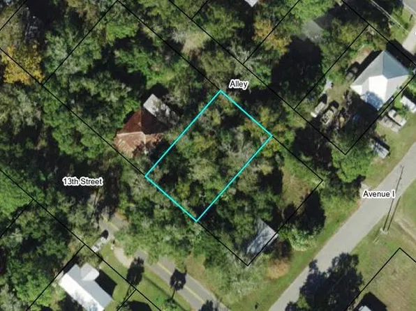 163 13th St, Apalachicola, FL 32320