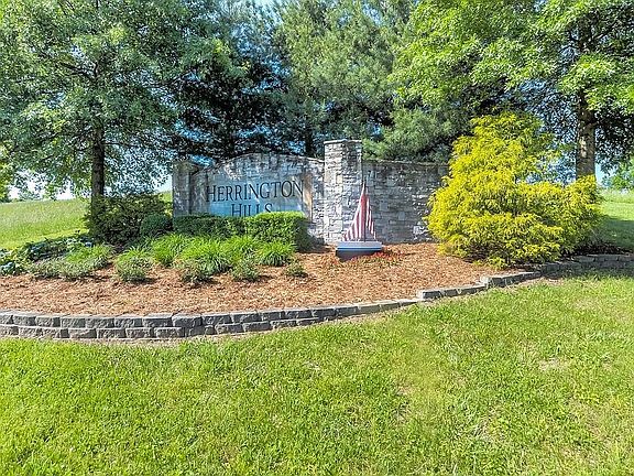 4th image of 850 Lakeside Dr