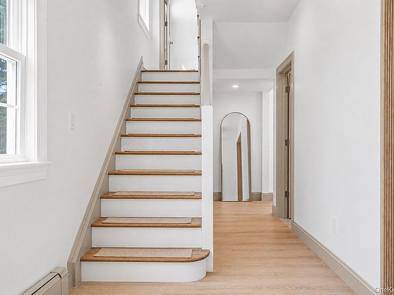 4th image of 168 Longview Avenue