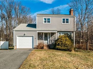 27 Ferguson Rd, Manchester, CT 06040