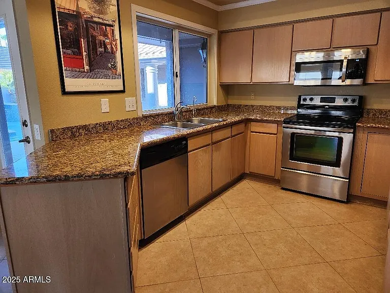 13315 W Crown Ridge Dr — Photo 10