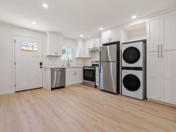 2nd image of 3122 Rockview Pl #F