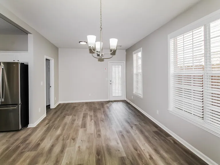 8565 Griffin Park Dr — Photo 7