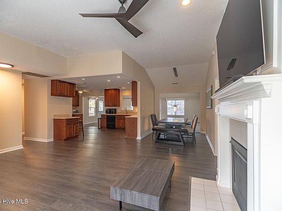 5th image of 205 Hepworth Way