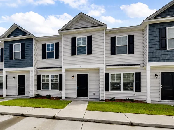 15 Red Robin Ct, Port Wentworth, GA 31407