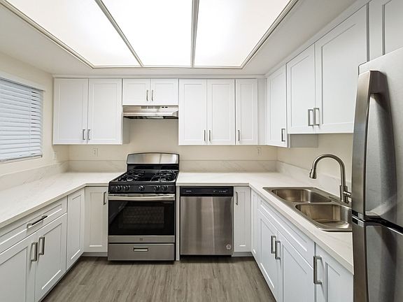 5th image of 617 Alexander St APT 1