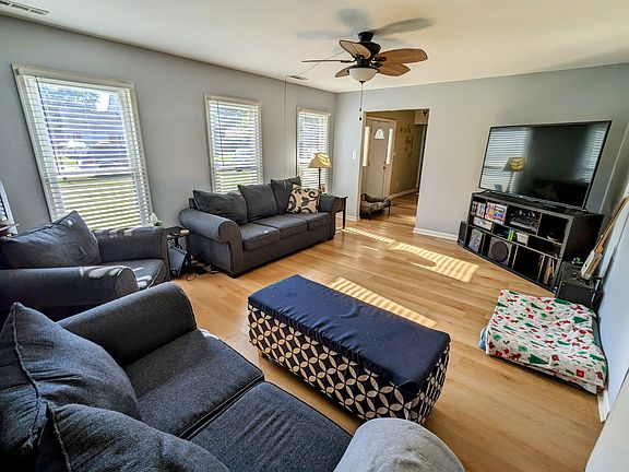 5th image of 928 Woodmark Ct