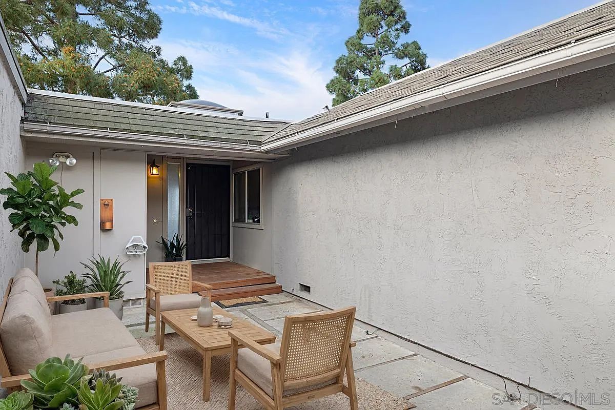 【中古】 Lamento Gitano Peret 6361 Caminito Andreta, San Diego, CA 92111 | Zillow
