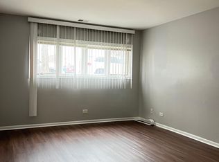 439 W 37th St #BASEMENT, Chicago, IL 60609
