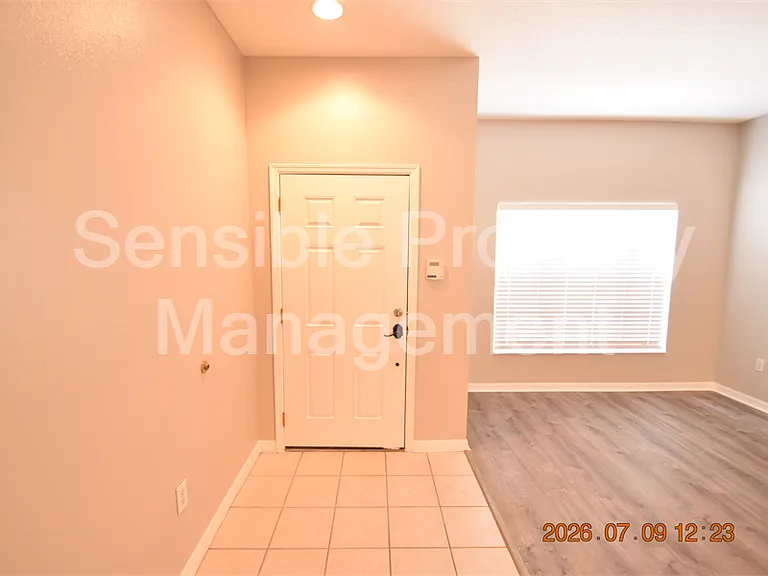 13121 Kings Crossing Dr — Photo 2
