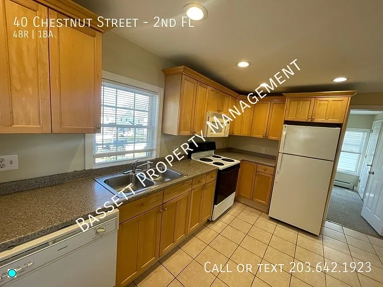 40 Chestnut St #2 — Photo 5