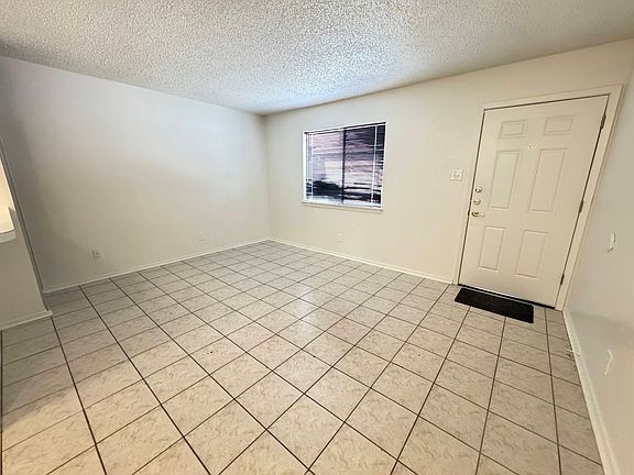 3rd image of 2206 Silverway Dr APT B
