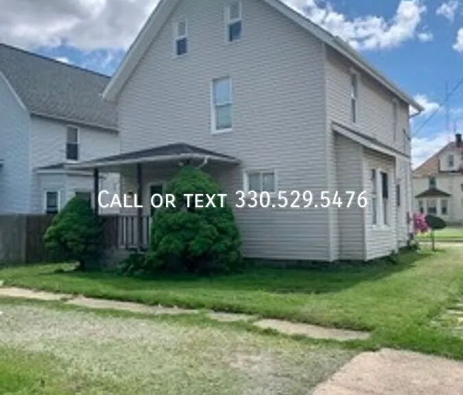 2325 Clyde Pl SW — Photo 3