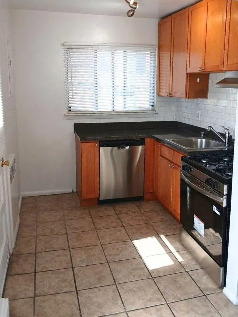 1933 Hickory Apartments LLC — Photo 3