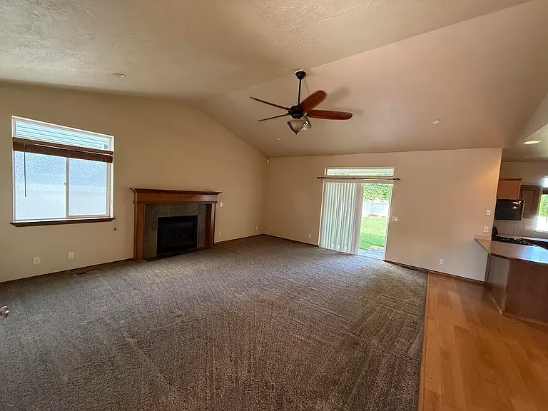 4429 W Lennox Loop — Photo 3