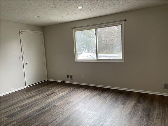 3rd image of 1146 County Road 8