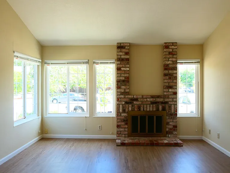 33975 Frederick Ln — Photo 3