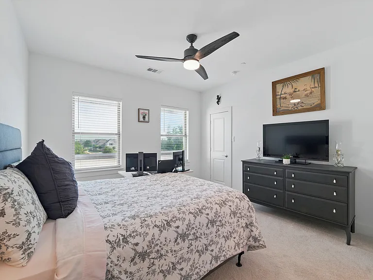 1078 Maverick Dr — Photo 29