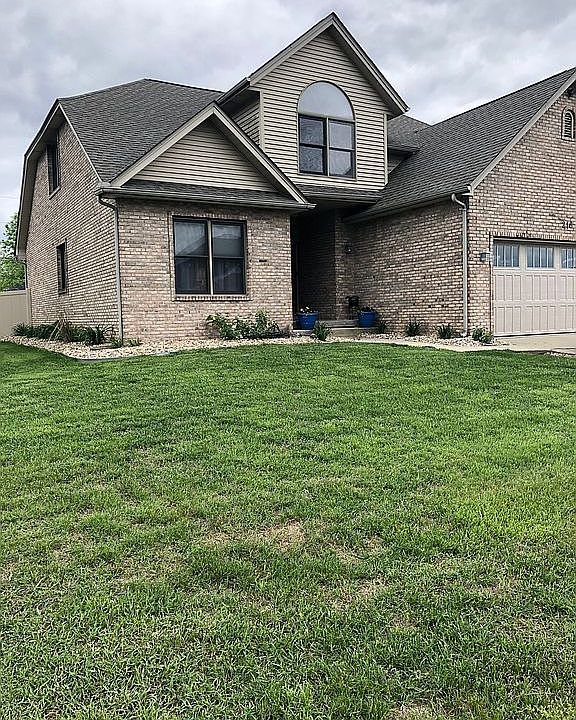 1st image of 218 Manor Ct S