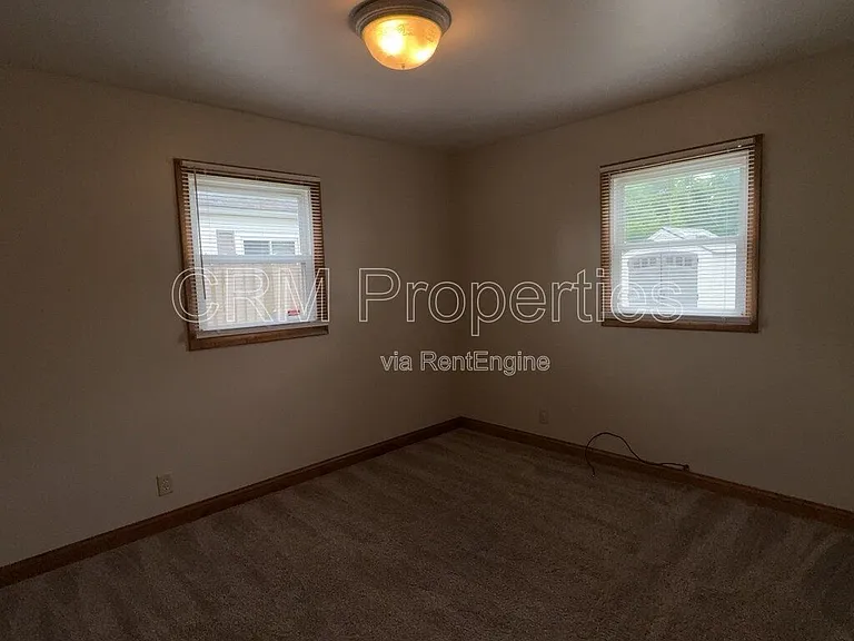 1504 N Philips St — Photo 14