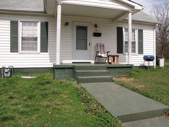 1st image of 118 Ayers St