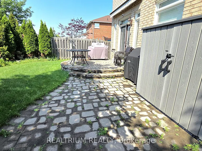 63 Westminster Cir — Photo 10