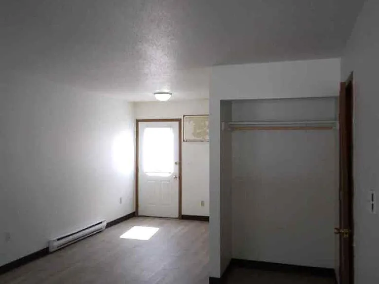 406 N Barkman St #4 — Photo 8