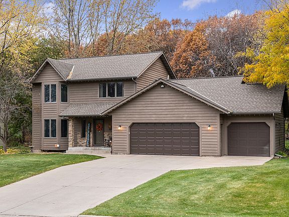 2nd image of 927 Park View Ln
