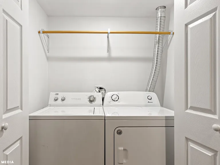 2025 W Walton St #1 — Photo 10