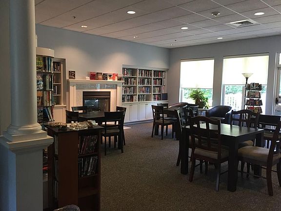 3rd image of 15 Stonemeadow Dr