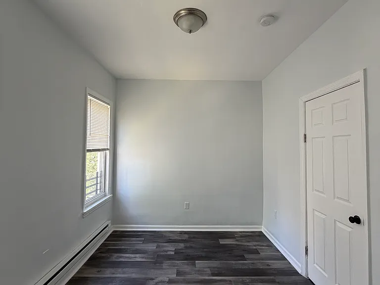 59 N 15th St #3 — Photo 5