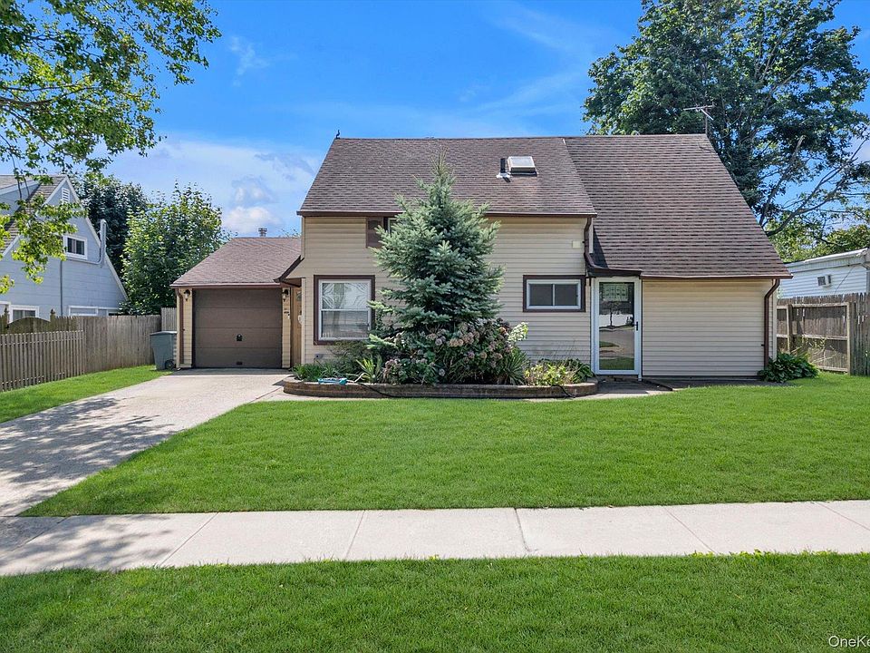 1st image of 11 Sprucewood Drive