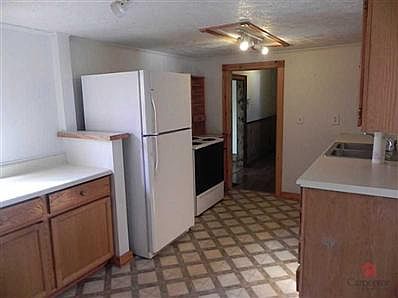 5th image of 206 E Franklin St