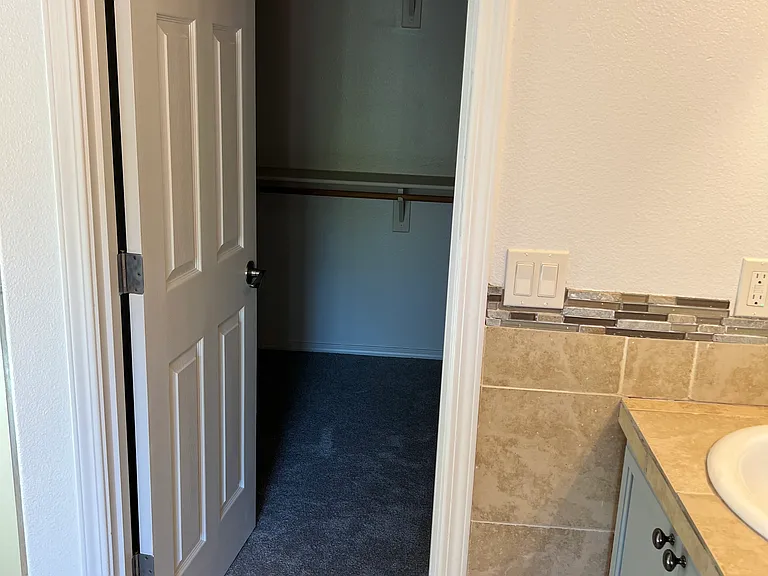 918 SE Portlandia Ave — Photo 10