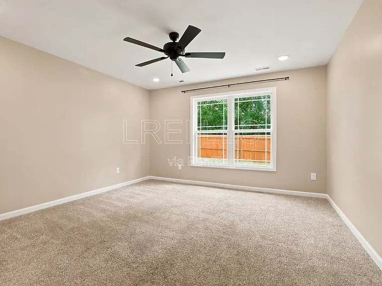 11017 Meadow Run Rd — Photo 7